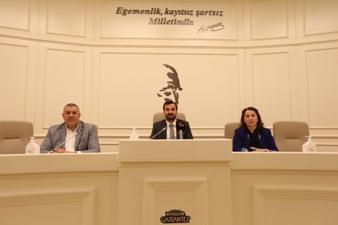 GAZİ ŞEHİRLİ KADINLARA JEST!