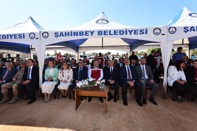 BAKAN YUMAKLI “ŞAHİNBEY BELEDİYESİ’NİN VERDİĞİ DESTEKELER BİZLER İÇİN ÇOK ÖNEMLİ”