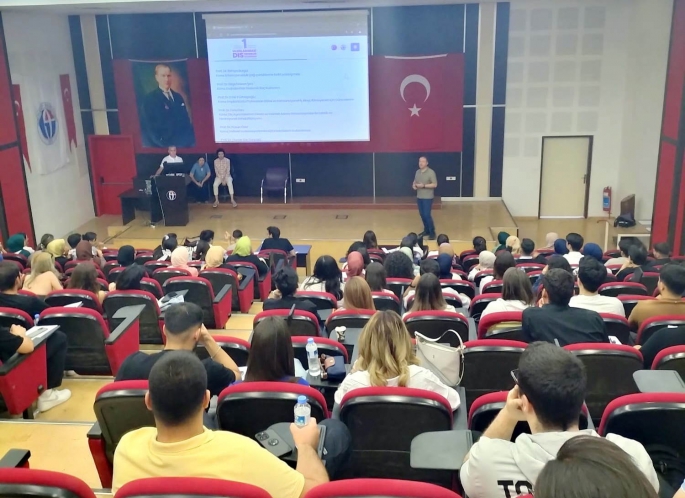 GAÜN DİŞ HEKİMLİĞİ FAKÜLTESİNDEN UYUM EĞİTİMİ PROGRAMI
