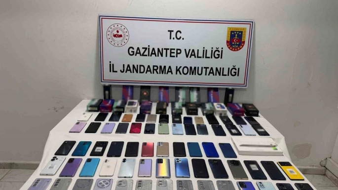 2 Milyon TL'lik Kaçak Telefon Operasyonu
