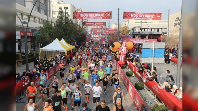 7.GAZİ YARI MARATONUNA REKOR KATILIM