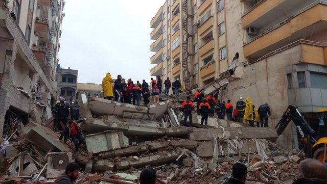 10 MADDEDE DEPREM BÖLGESİNİN İNŞA VE İHYA SÜRECİ