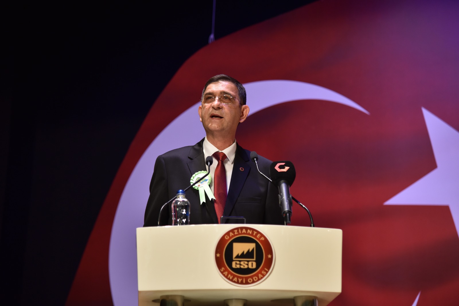 ayrı ayrı tebrik ediyorum.” “GAZİANTEP SADECE TÜRKİYE’NİN DEĞİL, BÜTÜN BÖLGENİN YILDIZI HALİNE GELDİ”