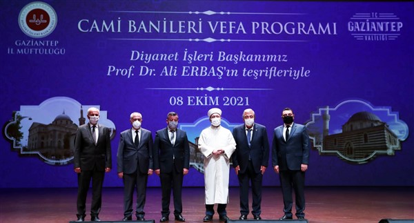 Diyanet'ten Konukoğlu ailesine takdir belgesi