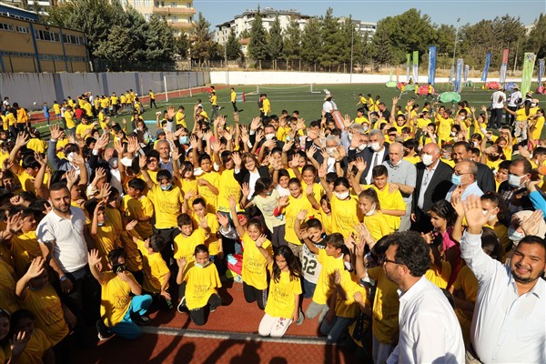 SPOR ŞENLİKLERİNİN STARTI NURDAĞI’NDA VERİLDİ