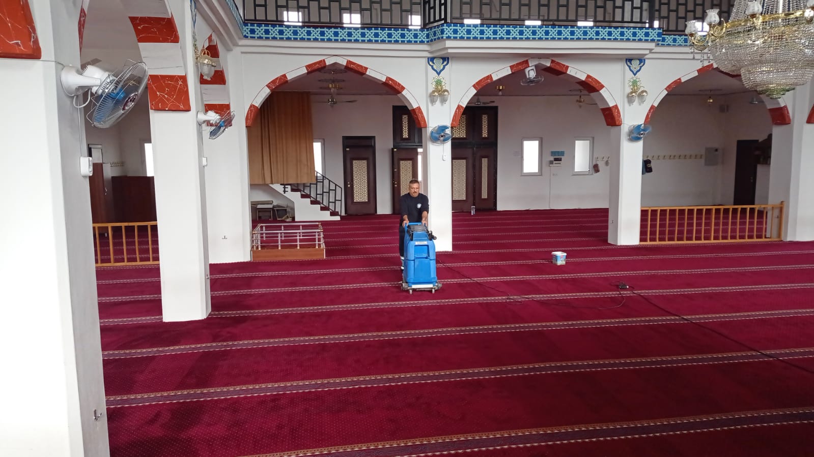 ŞAHİNBEY BELEDİYESİ EKİPLERİ CAMİLERİ TEMİZLİYOR