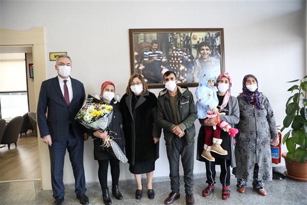 MİNİK ASİYE 37 GÜN SONRA MEMLEKETİ GAZİANTEP’TE