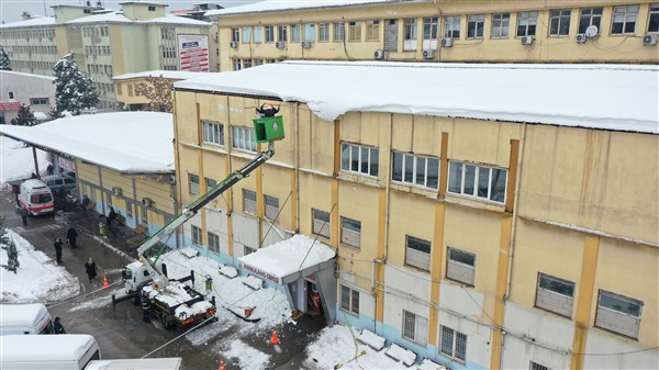 ŞAHİNBEY BELEDİYESİ’NDEN KAMU BİNALARINA DESTEK