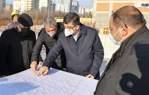 D.T. ŞEHİTKAMİL SAHNESİ, YÜKSELMEYE DEVAM EDİYOR