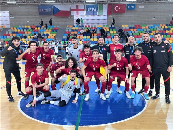 FUTSAL MİLLİ TAKIMI İNGİLTERE'Yİ HEZİMETE UĞRATTTI...