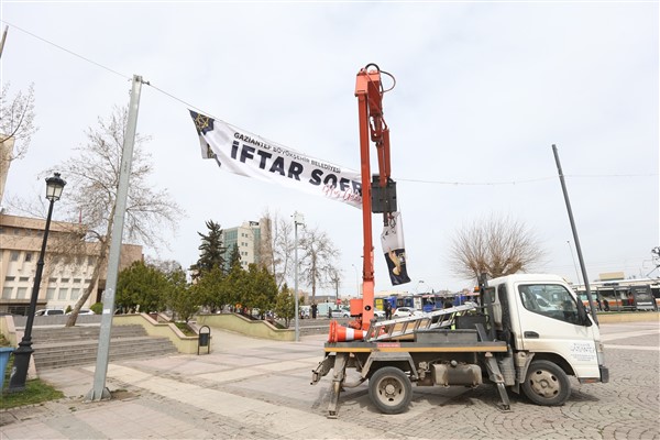 GELENEKSEL İFTAR SOFRALARINI KURULDU