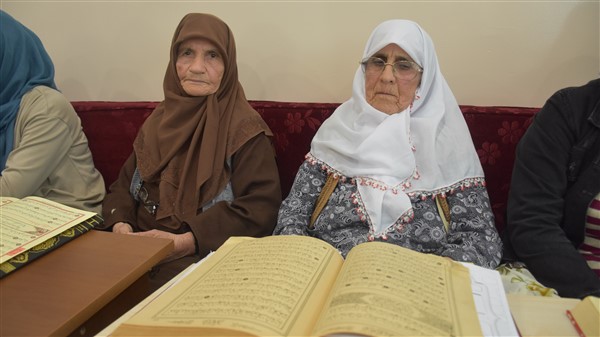 85 YAŞINDA KUR'AN-I KERİM ÖĞRENDİLER