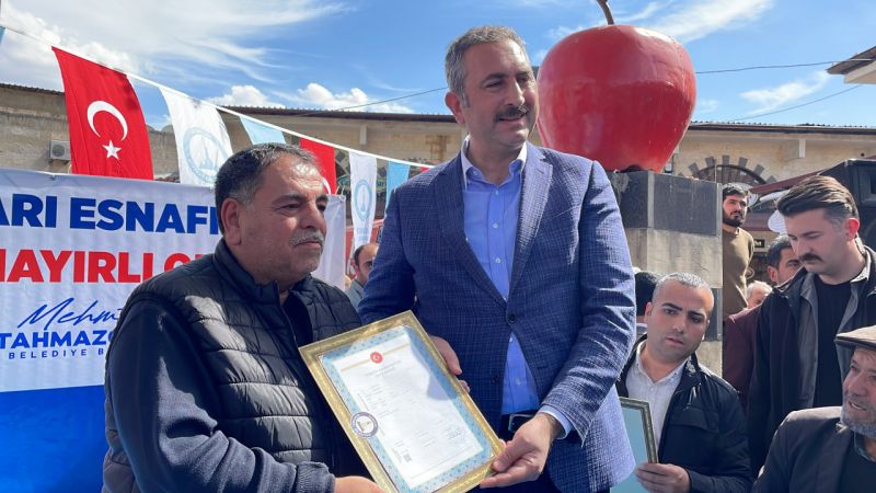 ALMACI PAZARI ESNAFI TAPULARINA KAVUŞTU...