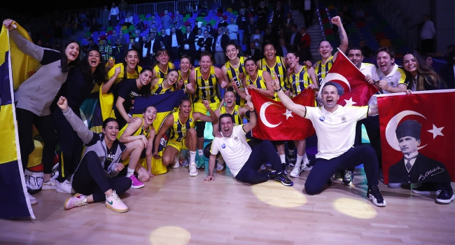 FENERBAHÇE İLKE İMZA ATTI! AVRUPA'NIN EN BÜYÜĞÜ...