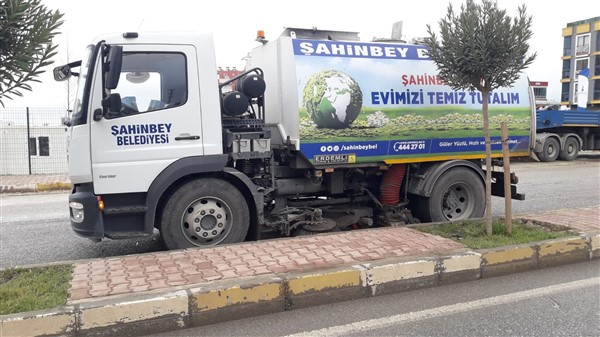 ŞAHİNBEY BELEDİYESİ İLÇENİN HER NOKTASI TEMİZLİYOR