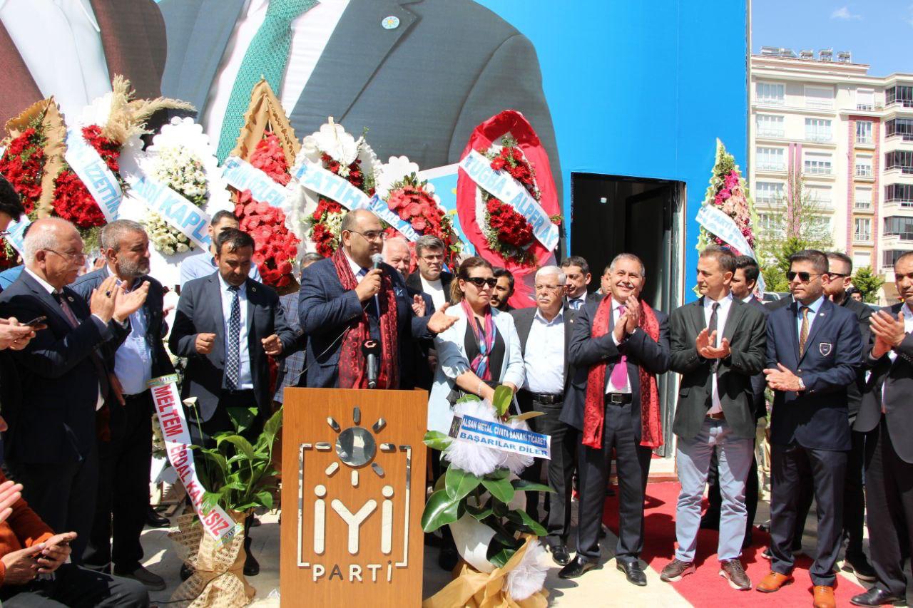 "Sorunların kaynağı olanlar, sorunları çözemezler"