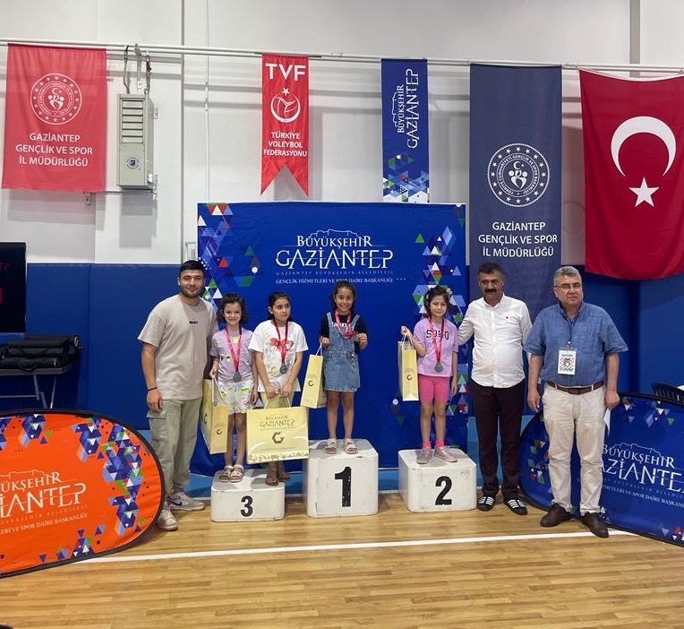 BÜYÜKŞEHİR, BABALAR GÜNÜ ANISINA SATRANÇ TURNUVASI DÜZENLEDİ