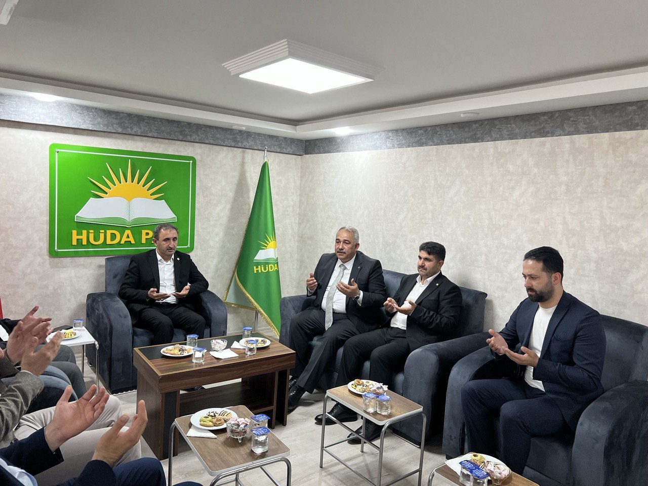 AK PARTİ GAZİANTEP İL BAŞKANI MURAT ÇETİN’den HÜDAPAR’a TAZİYE ZİYARETİ