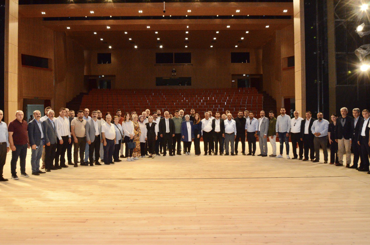 AK PARTİ GAZİANTEP İL YÖNETİM KURULU ÜYELERİ ŞEHİTKAMIL BELEDİYESİ’NİN HİZMETLERİ İLE BULUŞTU