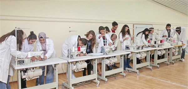 GAÜN TEKSTİL MÜHENSİLİĞİNİ TERCİH EDEN ÖĞRENCİLERE İŞ GARANTİSİ VE BURS İMKANI