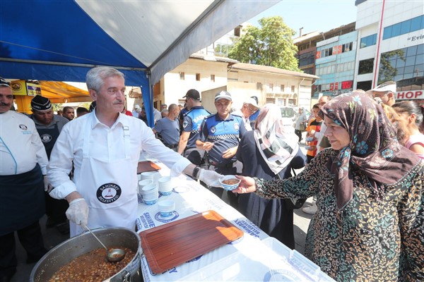 ŞAHİNBEY BELEDİYESİ AŞURE GELENEĞİNİ SÜRDÜRÜYOR