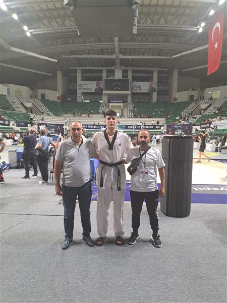 TAEKWONDO’DA GAZİANTEP RÜZGARI ESTİ