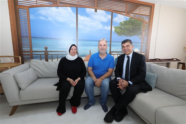 BAŞKAN FADILOĞLU’DAN GAZİLERE ANLAMLI ZİYARET