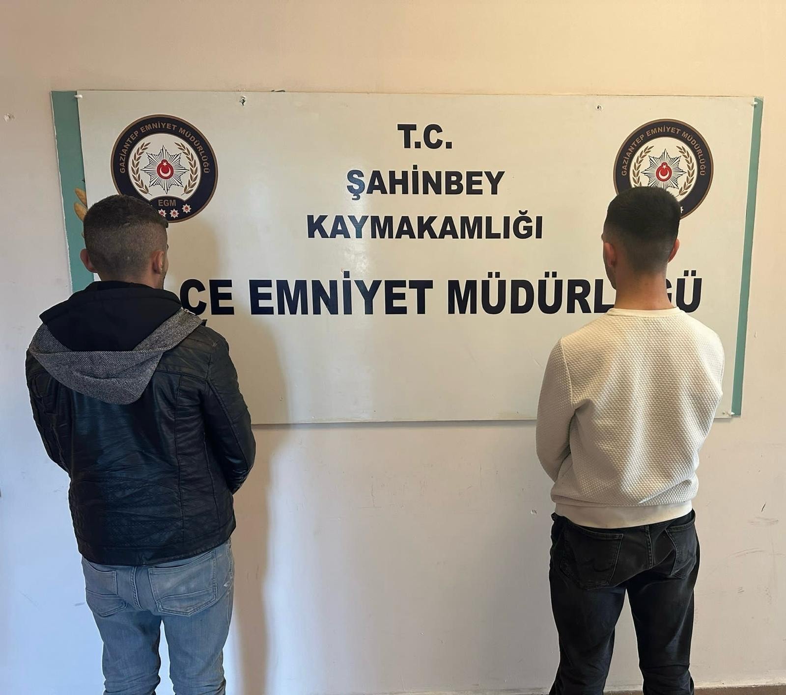 KABLO HIRSIZLARI YAKAYI ELE VERDİ