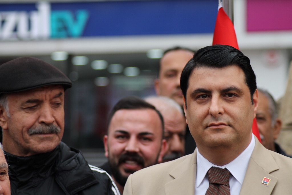 CHP TAM KADRO SAHAYA İNDİ
