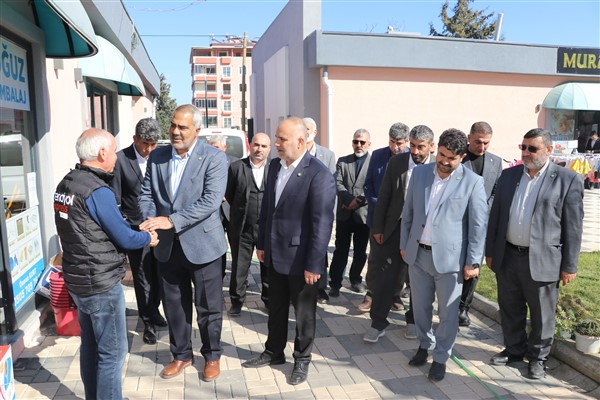 HÜDA PAR GBB Adayı Mehmet Nakşi Erat, depremzedeleri ziyaret etti