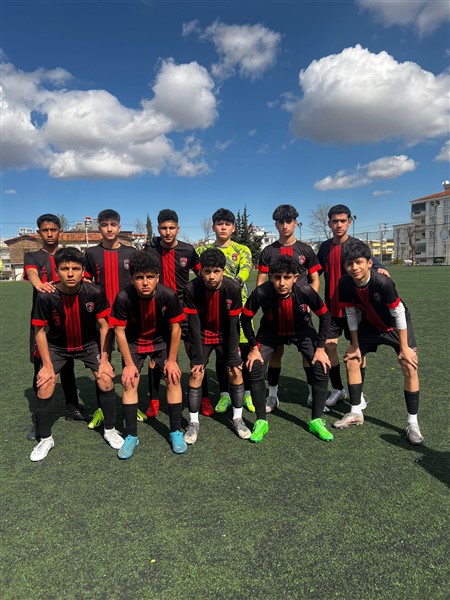 ÇINARLI U15 FIRTINASI SÜRÜYOR