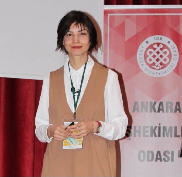 DOÇ. DR. SÜRMELİOĞLU: “DİŞİN YAPISI VE RENGİ GÜLÜMSEMELERİ ETKİLİYOR”