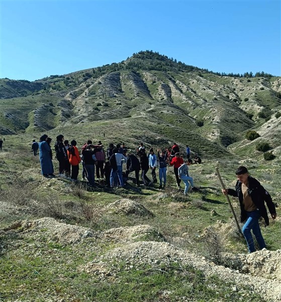 MİNİK ELLER GAÜN’E FİDAN DİKTİ