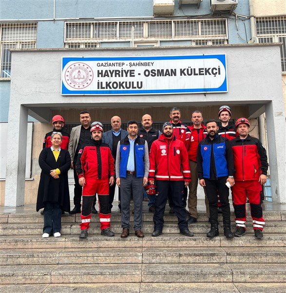 ŞAHİNBEY BELEDİYESİ OKULLARDA DEPREM TATBİKATI YAPTI