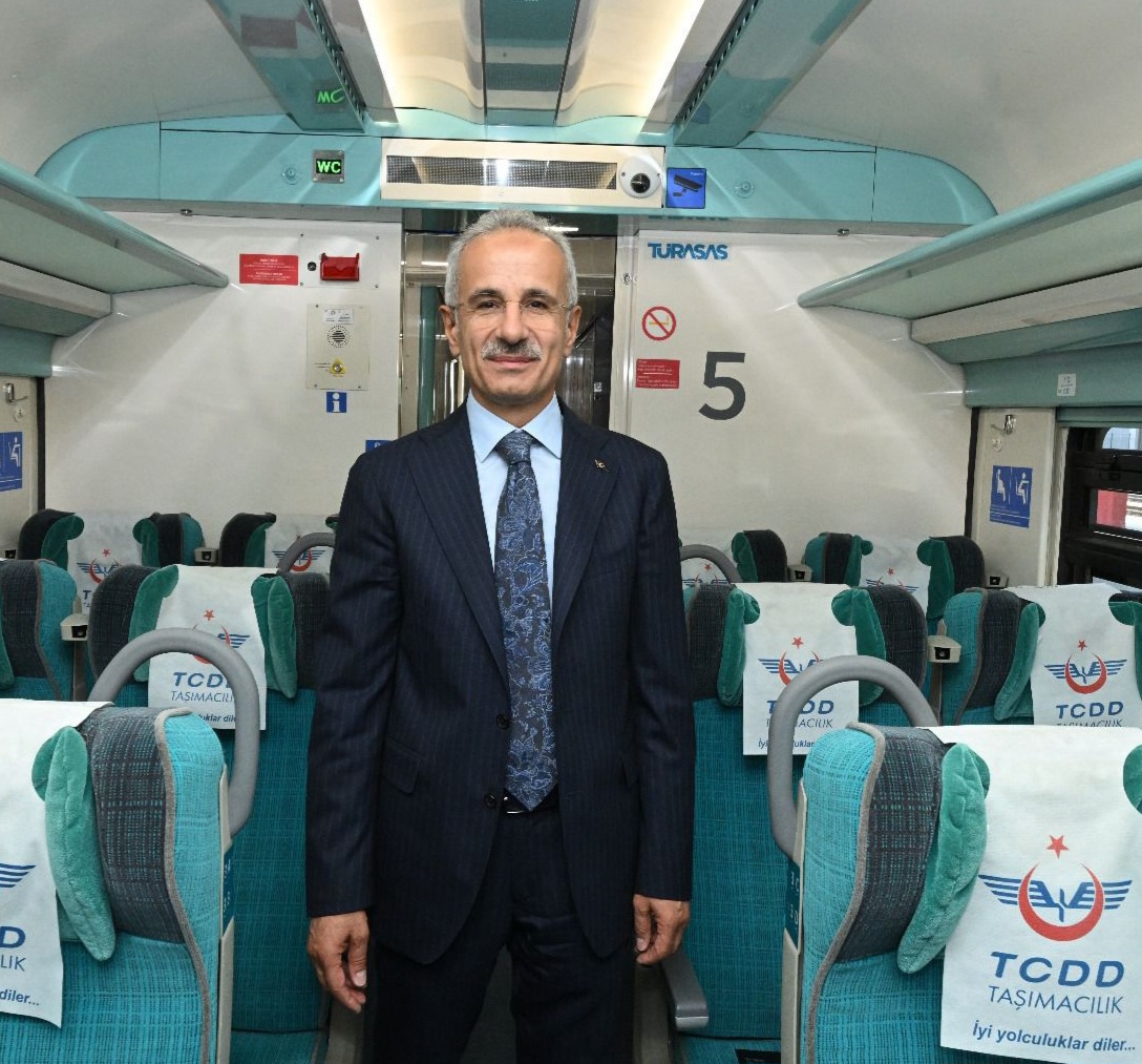 ANKARA SİVAS HIZLI TRENİ 1 YAŞINDA