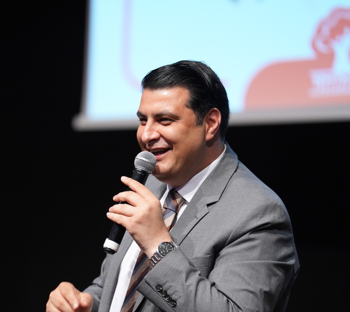 BAŞKAN YILMAZ, BAŞARILI ÖĞRENCİLERİ ÖDÜLLENDİRDİ