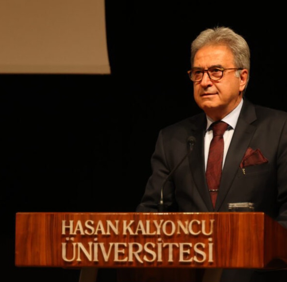 HKÜ’de Adölesan İdiopatik Skolyoz: Gaziantep Kongresi Gerçekleştirildi