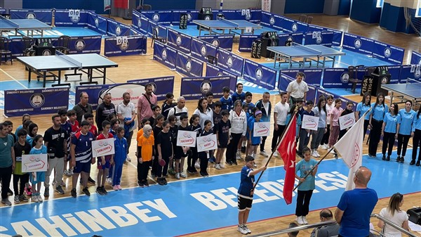 ŞAHİNBEY BELEDİYESİ MİNİK MASA TENİSÇİLERİNİ AĞIRLADI