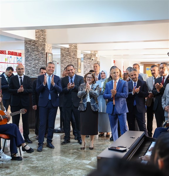 GAZİANTEP BÜYÜKŞEHİR LGS VE YKS’YE GİRECEK ÖĞRENCİLERE DENEME SINAVLARI DÜZENLİYOR