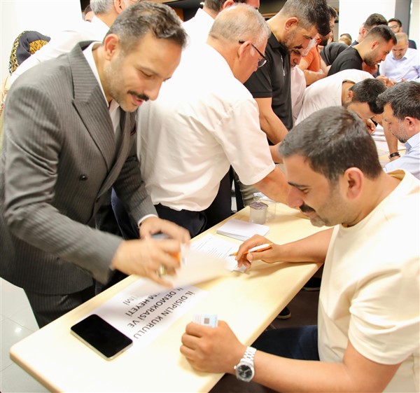 AK PARTİ GAZİANTEP’TE TEŞKİLAT İÇİ TEMAYÜL HEYECANI