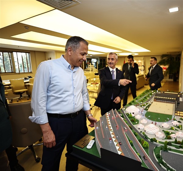 BAKAN YERLİKAYA BAŞKAN TAHMAZOĞLU’NU ZİYARET ETTİ