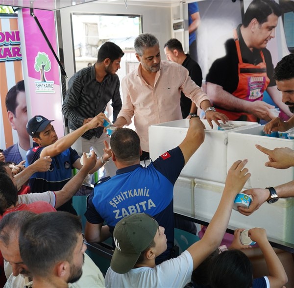 DONDURMA KARAVANI, ÇIKSORUT VE YEŞİLOVA’DAKİ ÇOCUKLARA MUTLULUK GÖTÜRDÜ