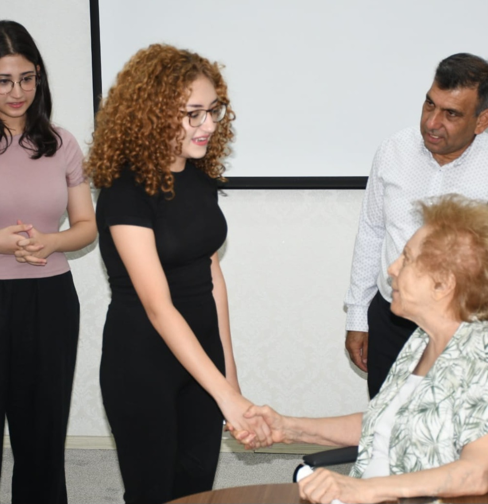 Nüket Ersoy YKS Şampiyonlarını Ağırladı