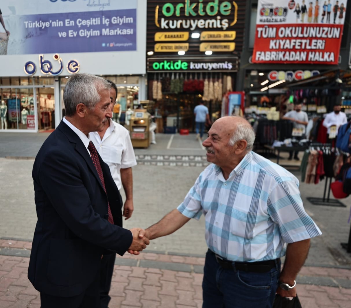 BAŞKAN TAHMAZOĞLU ESNAF VE VATANDAŞIN YANINDA