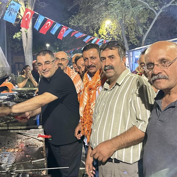 HEMŞEHRİ DERNEKLERİ FESTİVALİNDE HASAN ÇOBAN İLE MUSABEYLİ COŞKUSU