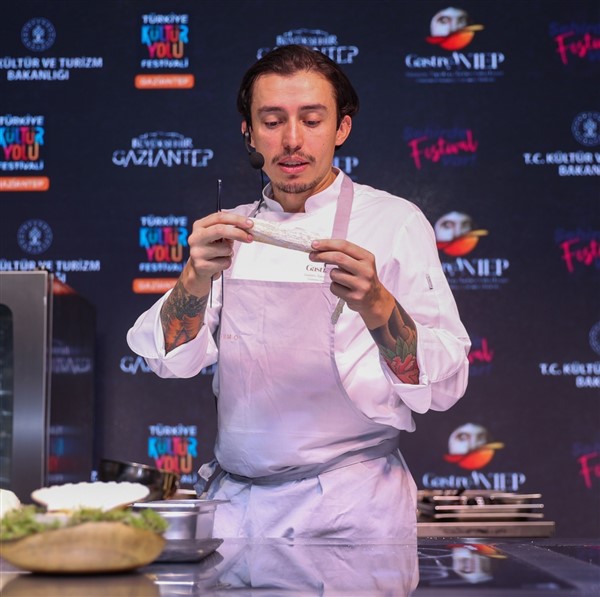 GASTROANTEP’TE YERLİ VE YABANCI ŞEFLER ŞHOV YAPTI