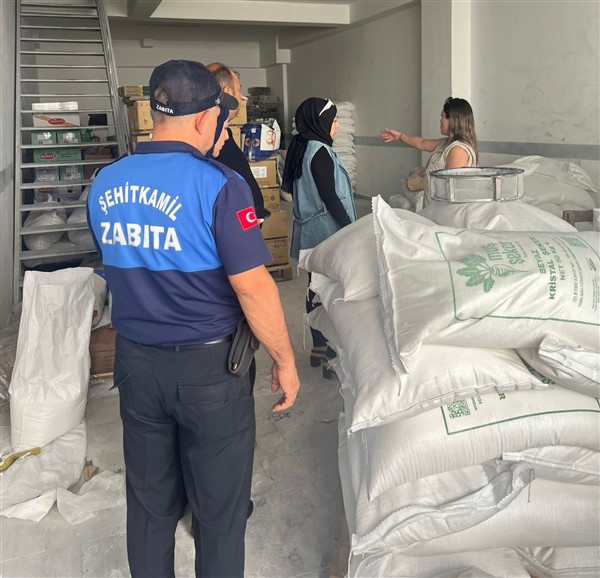 5 TON PASTA MALZEMESİ İMHA EDİLDİ