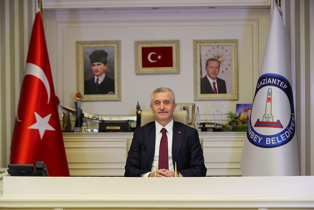 BAŞKAN TAHMAZOĞLU’NDAN 500 FUTBOL SEVERLERE MÜJDE