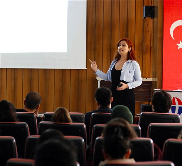 GAÜN’DE BAĞIMLILIKLARA KARŞI BİLİNÇLENDİRME ETKİNLİĞİ DÜZENLENDİ