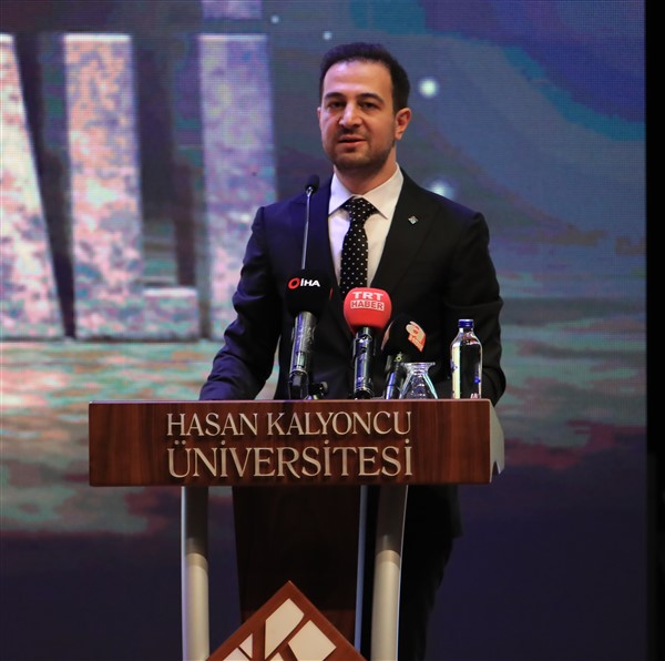 ALTIN BAKLAVA FİLM AKADEMİSİNDE ÖDÜLLER SAHİPLERİNİ BULDU